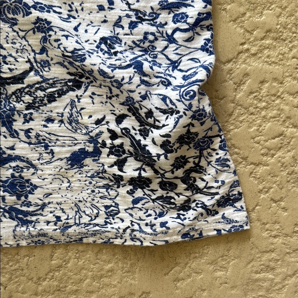 Chico's Blue and White Patterned Top - Picture 6 of 8